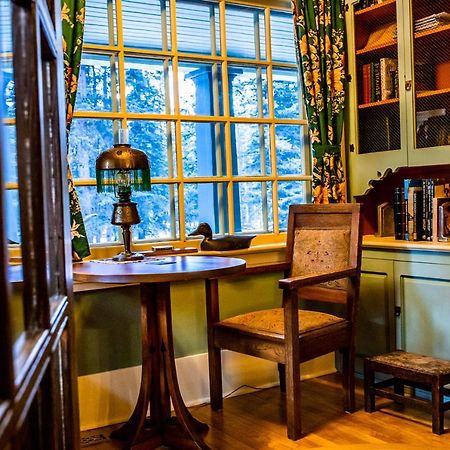 The Craftsman House Bed and Breakfast Bragg Creek Εξωτερικό φωτογραφία