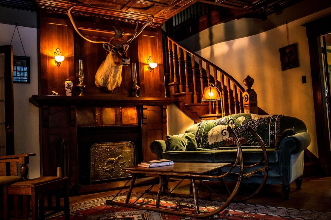 The Craftsman House Bed and Breakfast Bragg Creek Εξωτερικό φωτογραφία
