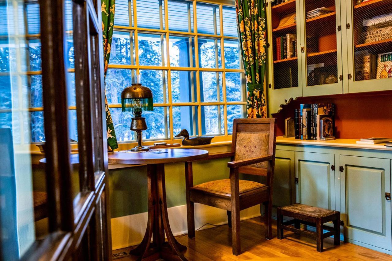 The Craftsman House Bed and Breakfast Bragg Creek Εξωτερικό φωτογραφία