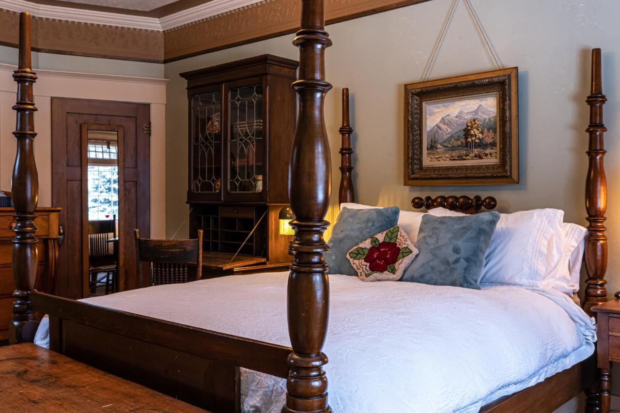 The Craftsman House Bed and Breakfast Bragg Creek Εξωτερικό φωτογραφία