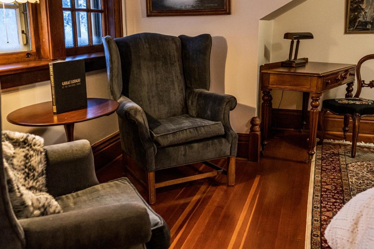 The Craftsman House Bed and Breakfast Bragg Creek Εξωτερικό φωτογραφία